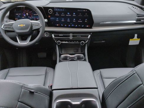 New 2026 Chevrolet Traverse LT w/ Sun and Wheel Package FWD image 22