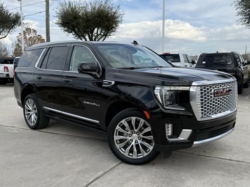 Used 2023 GMC Yukon Denali w/ Max Trailering Package image 2
