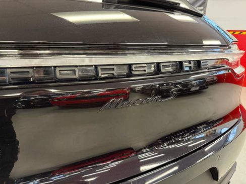 Used 2021 Porsche Macan S AWD/4WD image 11