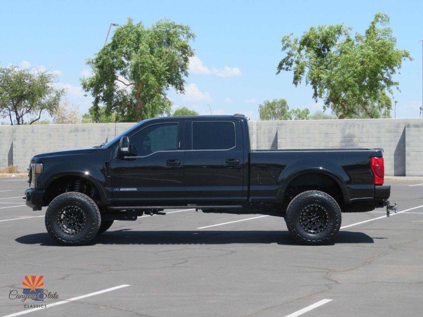 Used 2022 Ford F250 Lariat w/ Tremor Off-Road Package AWD/4WD image 9