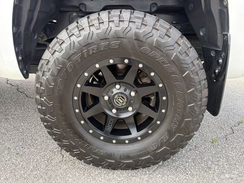 Used 2019 Toyota Tundra SR5 AWD/4WD image 28