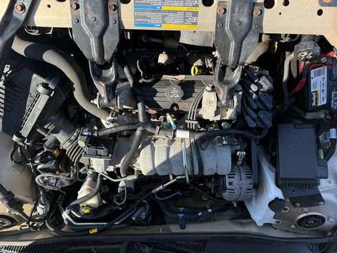 Used 2005 Buick LaCrosse CX image 19