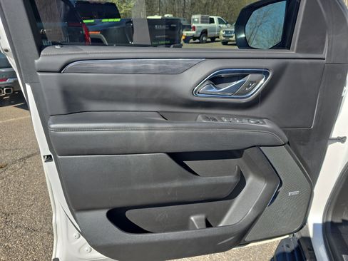 Used 2023 GMC Yukon SLT image 15