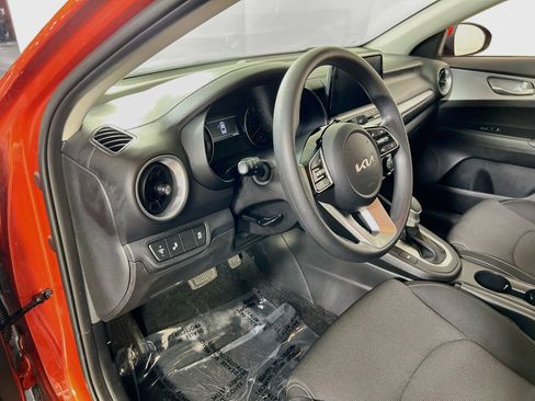 Used 2023 Kia Forte LXS w/ LXS Technology Package FWD image 9