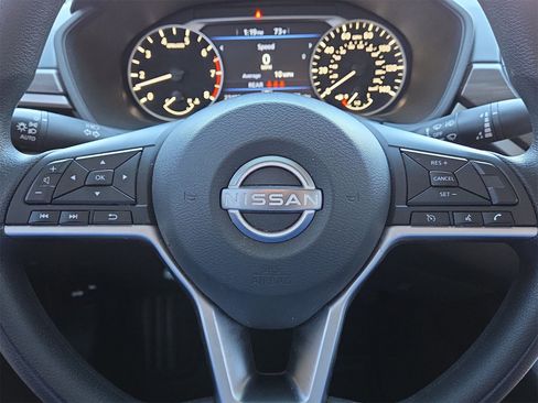 Used 2024 Nissan Altima 2.5 SV image 21