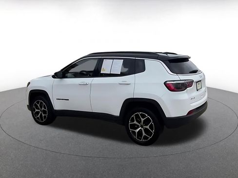 Used 2025 Jeep Compass Limited AWD/4WD image 10