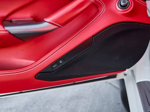 Used 2021 Ferrari F8 Tributo image 30