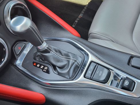 Used 2020 Chevrolet Camaro LT w/ Technology Package image 22