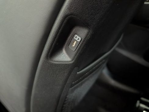 Used 2025 Kia Sorento SX AWD/4WD image 13