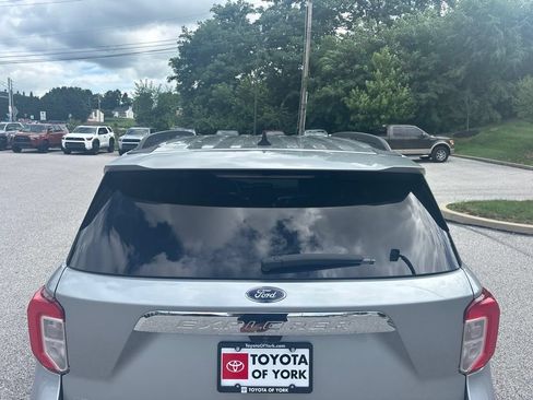 Used 2023 Ford Explorer XLT w/ Equipment Group 202A AWD/4WD image 6