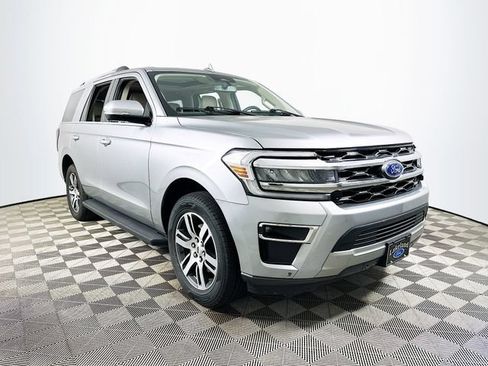 Used 2024 Ford Expedition Limited AWD/4WD image 1