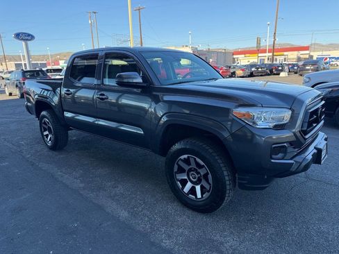 Used 2022 Toyota Tacoma SR AWD/4WD image 2