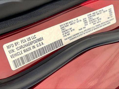 Used 2023 Jeep Grand Cherokee Laredo image 34