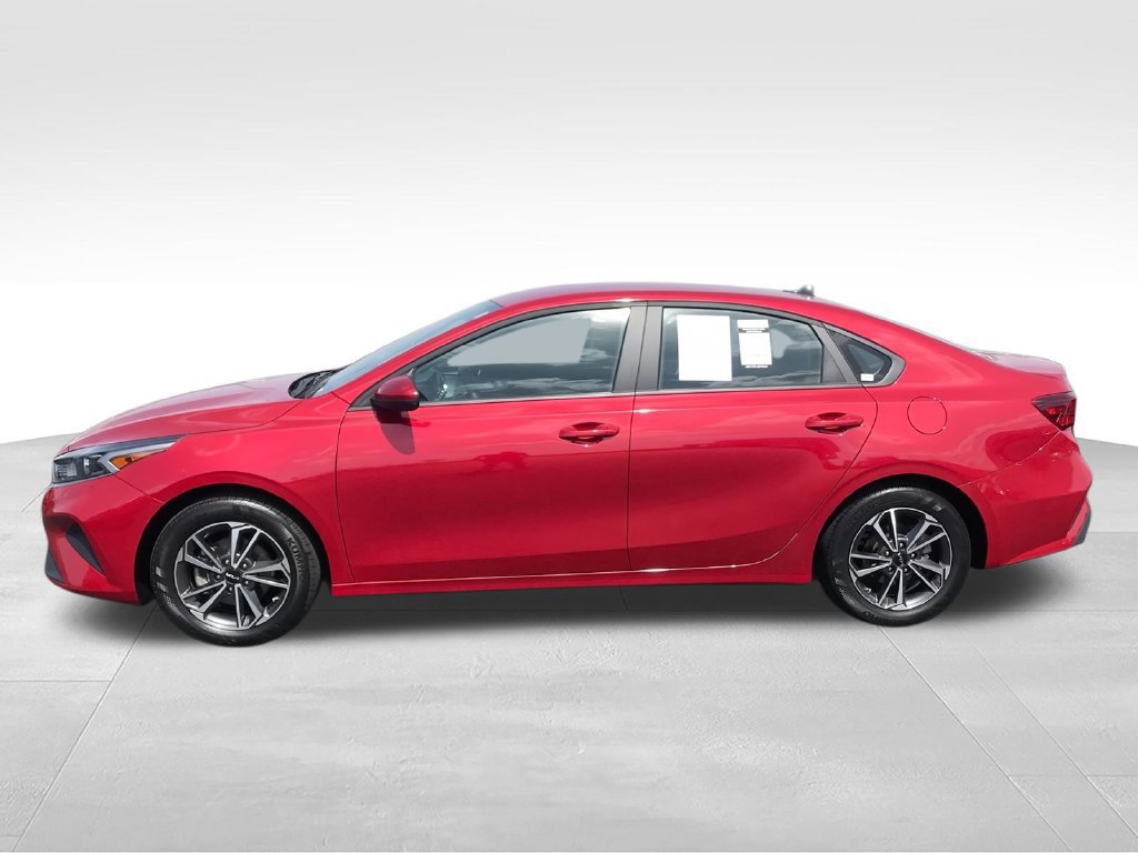 Used 2022 Kia Forte LXS FWD image 5