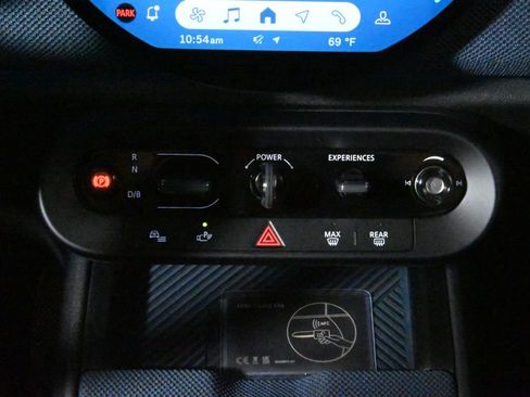 Used 2025 MINI Cooper Countryman SE w/ Comfort Package Max image 24