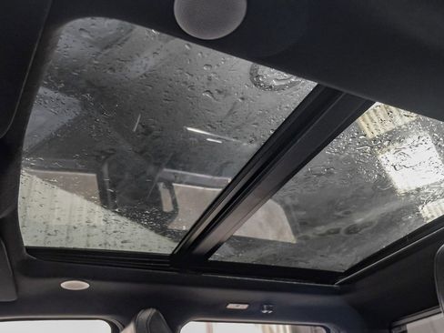 Used 2024 Ford F350 Platinum w/ FX4 Off-Road Package image 22