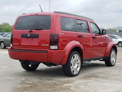 Used 2011 Dodge Nitro Heat AWD/4WD image 4