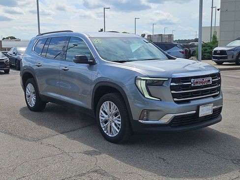 Used 2026 GMC Acadia Elevation w/ Elevation Premium Package AWD/4WD image 7