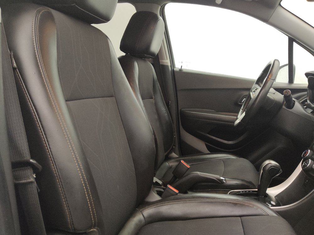 Used 2020 Chevrolet Trax LT w/ LT Convenience Package FWD image 21