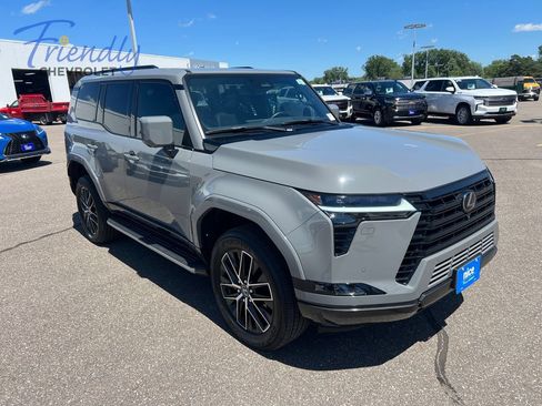 Used 2024 Lexus GX 550 w/ Accessory Package (2T) AWD/4WD image 9