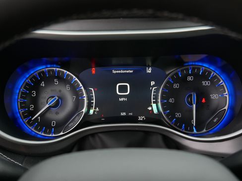 New 2026 Chrysler Pacifica Select w/ S Appearance Package image 17