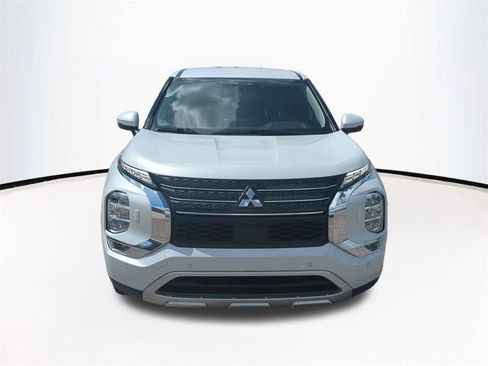 Used 2024 Mitsubishi Outlander SE Black Edition AWD/4WD image 3