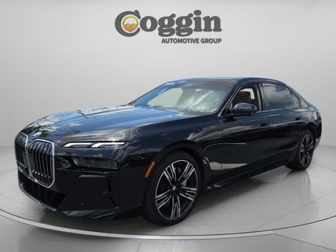 Used 2024 BMW 760i xDrive w/ Premium Package 2 AWD/4WD image 1