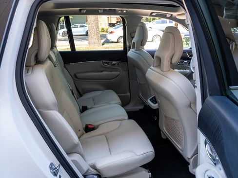 Used 2020 Volvo XC90 T5 Momentum AWD/4WD image 34