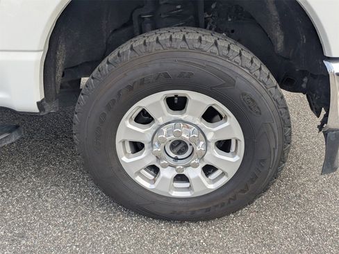 Used 2024 Ford F250 XLT w/ FX4 Off-Road Package image 11