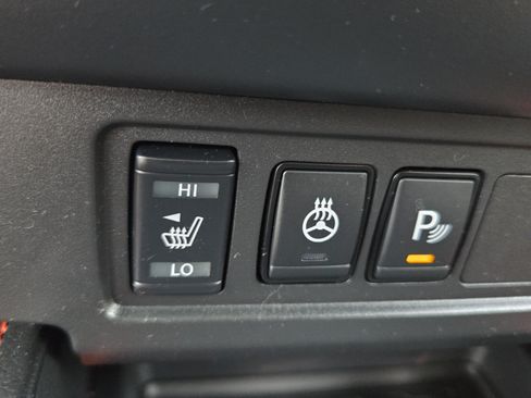 Used 2026 Nissan Frontier PRO-4X w/ Pro-4x Convenience Package AWD/4WD image 31