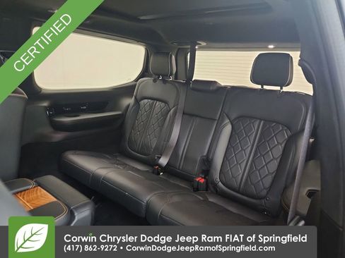 Used 2022 Jeep Grand Wagoneer Series III w/ Rear Seat Video Group 1 AWD/4WD image 31