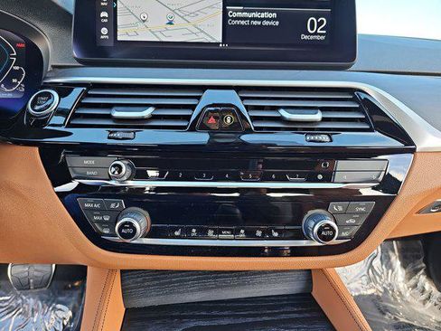 Certified 2023 BMW 530e w/ M Sport Package image 21