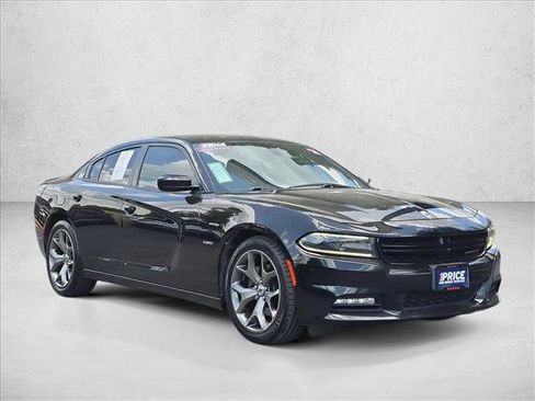 Used 2018 Dodge Charger R/T RWD image 3