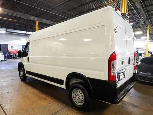 Used 2025 RAM ProMaster 2500 w/ Convenience Group FWD image 5