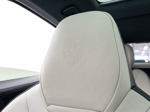 Certified 2024 Porsche Cayenne Coupe AWD/4WD image 30