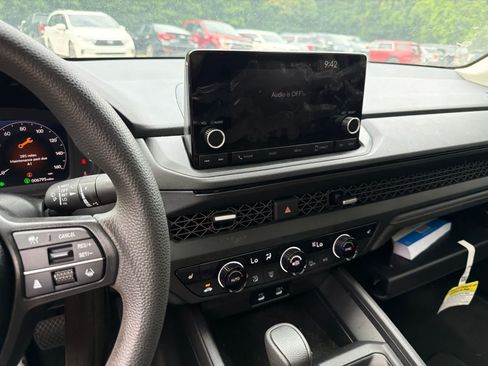 Used 2025 Honda Accord SE image 23