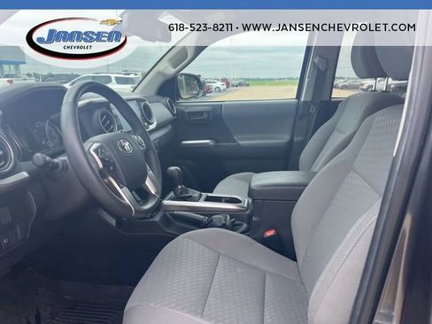 Used 2022 Toyota Tacoma SR5 AWD/4WD image 9