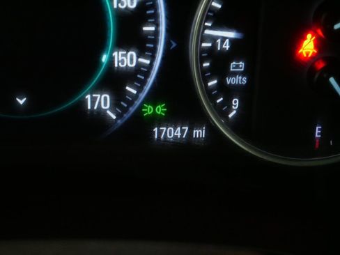 Used 2017 Buick LaCrosse Preferred image 30