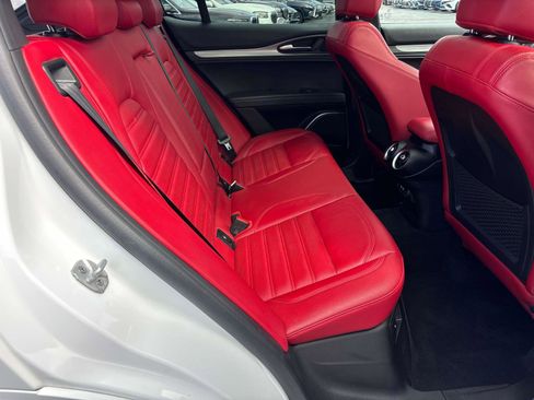 Used 2022 Alfa Romeo Stelvio Veloce AWD/4WD image 14