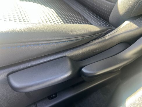 Used 2025 Chevrolet Trax LT image 23