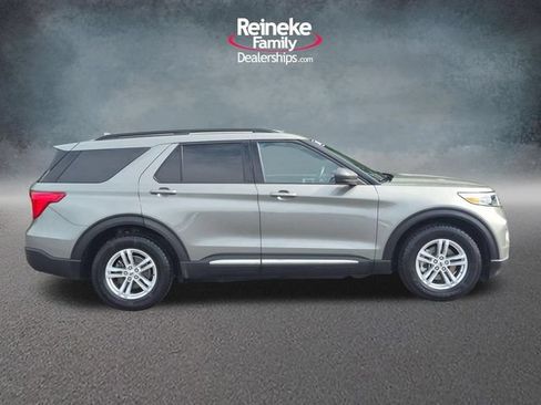 Used 2020 Ford Explorer XLT w/ Equipment Group 202A AWD/4WD image 4