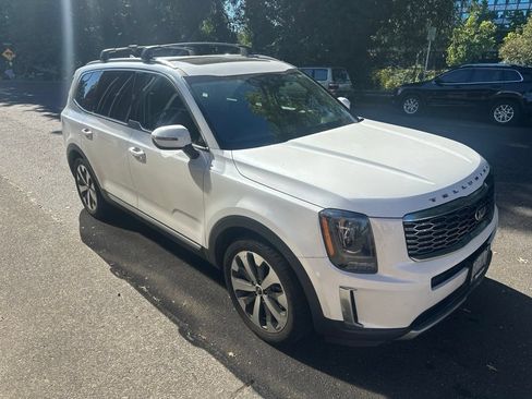 Used 2020 Kia Telluride S w/ S 8 Passenger Seating Package AWD/4WD image 3