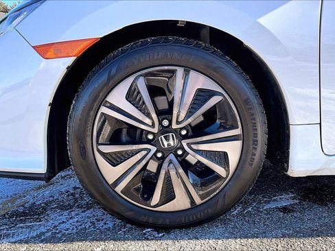 Used 2017 Honda Civic EX image 9