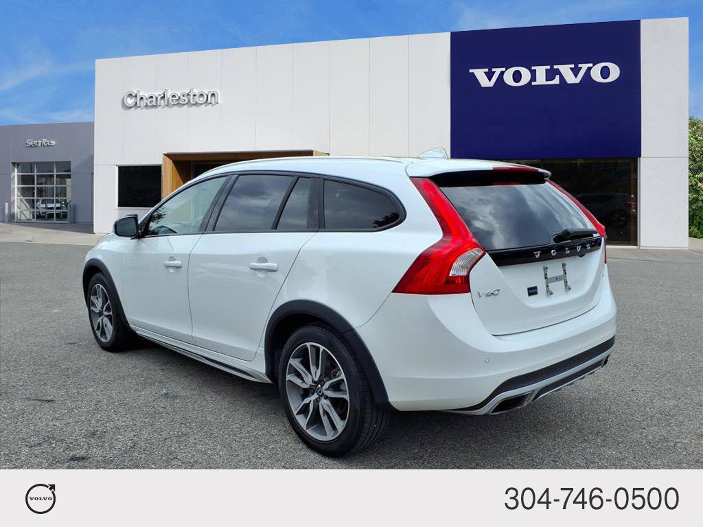 Used 2016 Volvo V60 T5 Cross Country AWD/4WD image 5