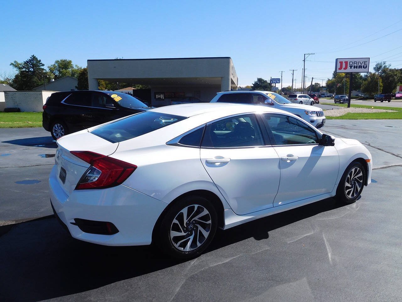 Used 2016 Honda Civic EX image 3