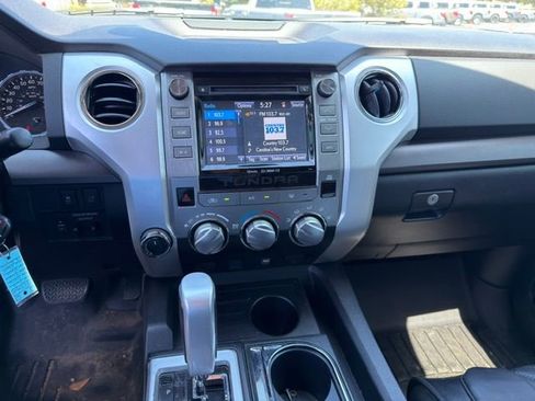 Used 2018 Toyota Tundra SR5 w/ SR5 Upgrade Package AWD/4WD image 2