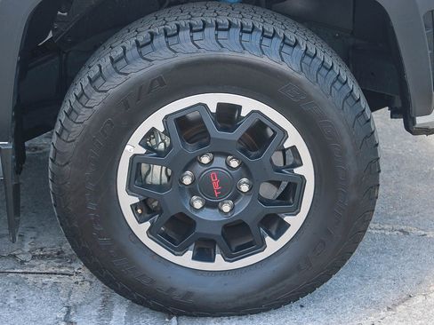 Certified 2024 Toyota Tacoma TRD Off-Road w/ TRD Off Road Upgrade Package AWD/4WD image 11