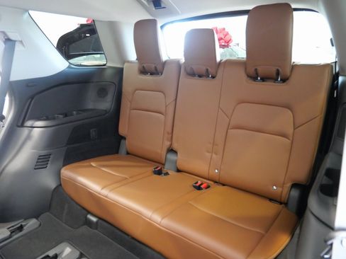 Used 2023 Nissan Pathfinder Platinum w/ Cargo Package image 23