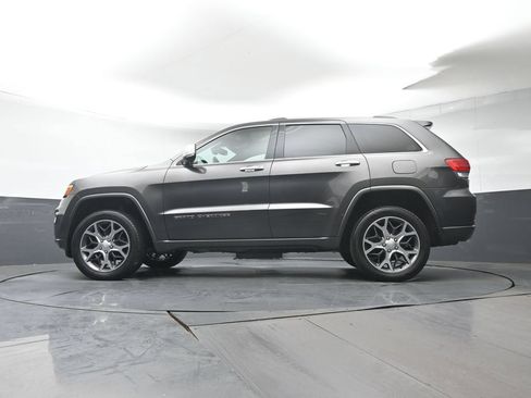 Used 2019 Jeep Grand Cherokee Overland AWD/4WD image 30