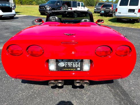 Used 2002 Chevrolet Corvette Convertible w/ Preferred Equipment Group2 image 8